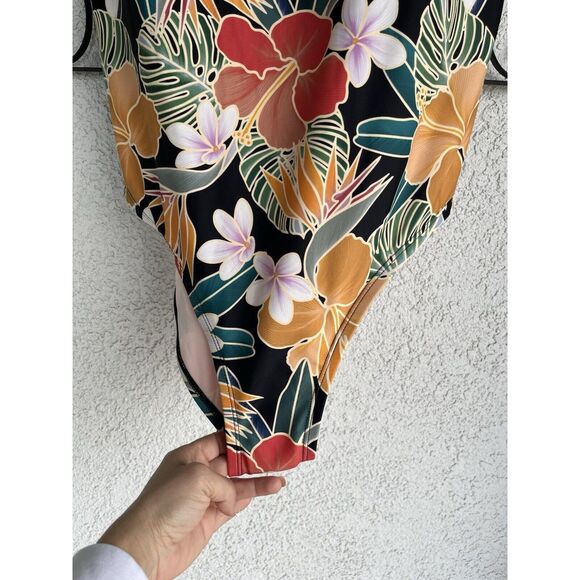 Hurley Floral One Piece Swim Suit - Size 2XL - Multicolored - Picture 5 of 12